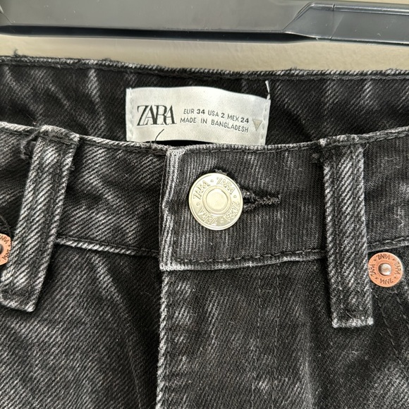 ZARA RIPPED MOM JEANS - Picture 5 of 7